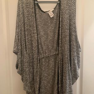 Black/white loose cardigan